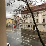 Grazbachgasse Apartman